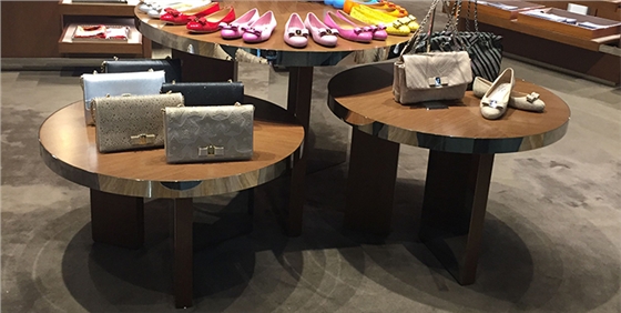 展柜制作主要用什么材料？