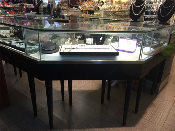 珠寶柜臺