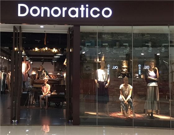 服裝展柜 服裝展柜