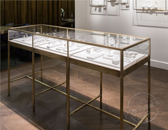 廣西南寧烤漆展柜制作