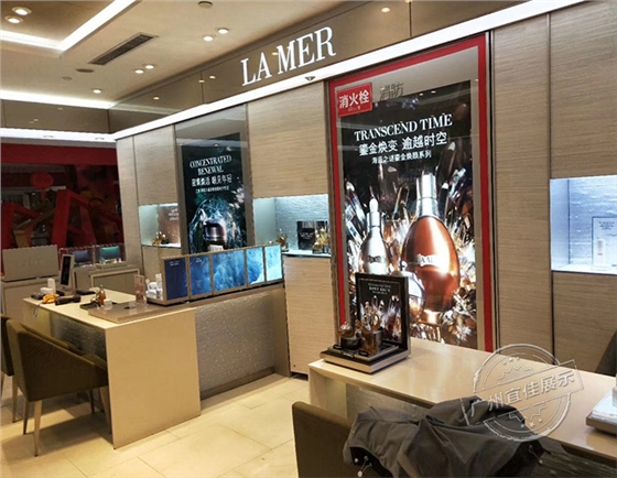 轉(zhuǎn)角化妝品展柜 轉(zhuǎn)角化妝品展柜