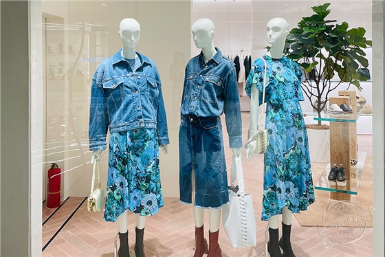 奢侈品展示柜 奢侈品展示柜