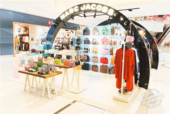 奢侈品展柜制作 奢侈品展柜制作