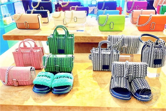 奢侈品展柜制作 奢侈品展柜制作