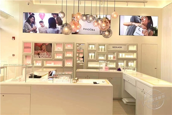 Pandora潘多拉 珠寶展柜