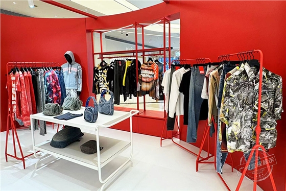 服裝店中島展示柜 服裝店中島展示柜