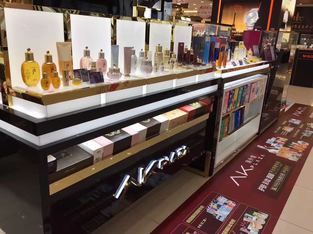 化妝品展柜訂做