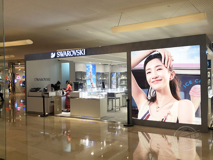 施華洛世奇珠寶展柜