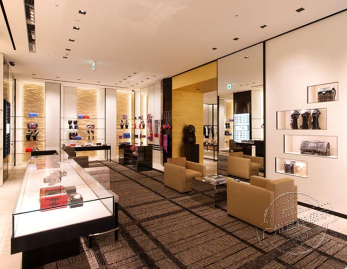 玻璃展柜有什么保養(yǎng)技巧？