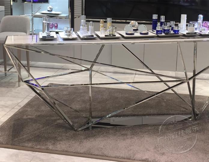 沈陽化妝品展柜設(shè)計