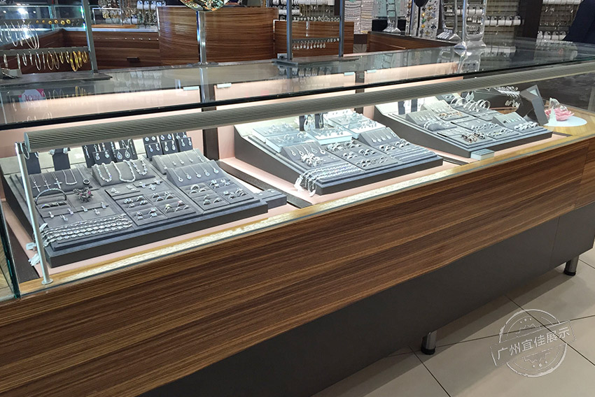 貼木紋珠寶展柜