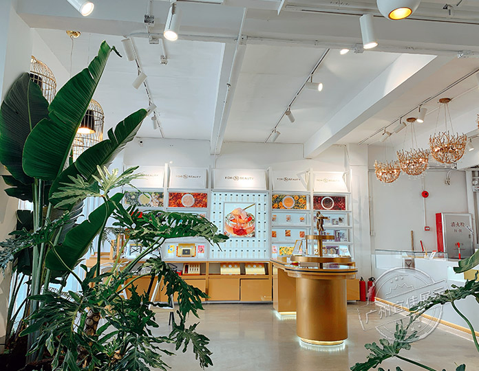 做化妝品展柜廠家