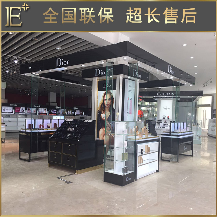 大牌化妝品柜臺