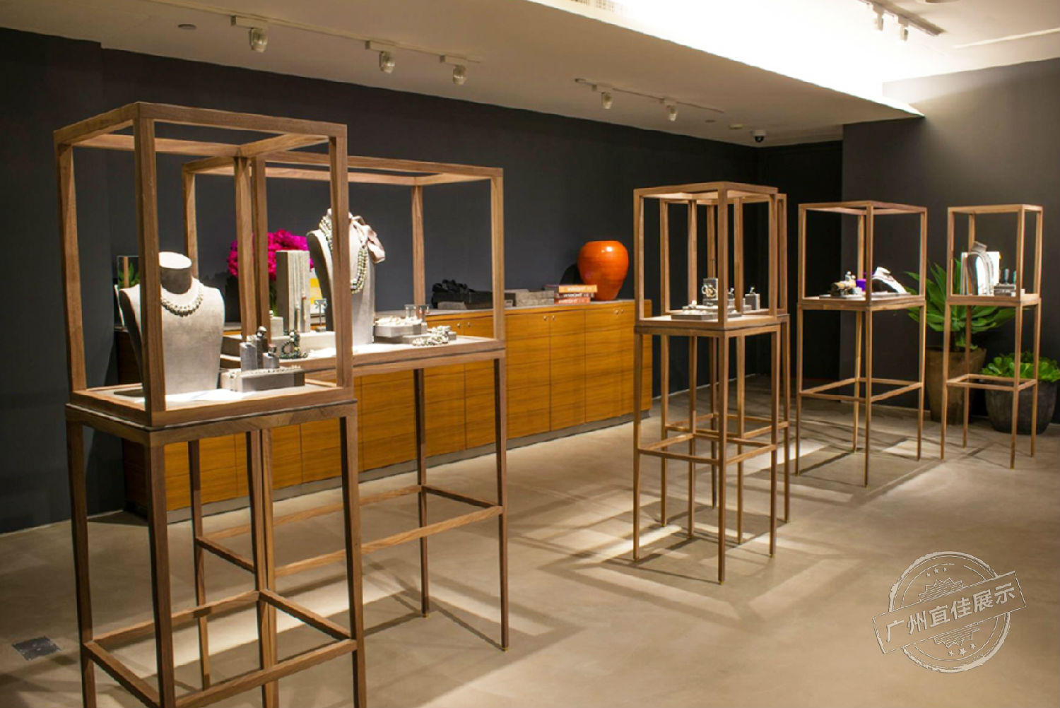 David Yurman 珠寶展柜