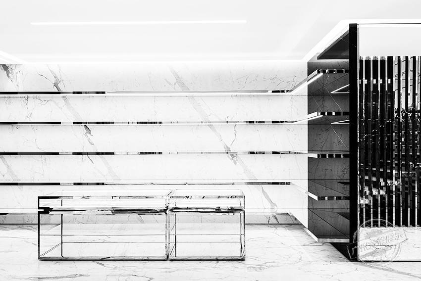 YSL 奢侈品展柜
