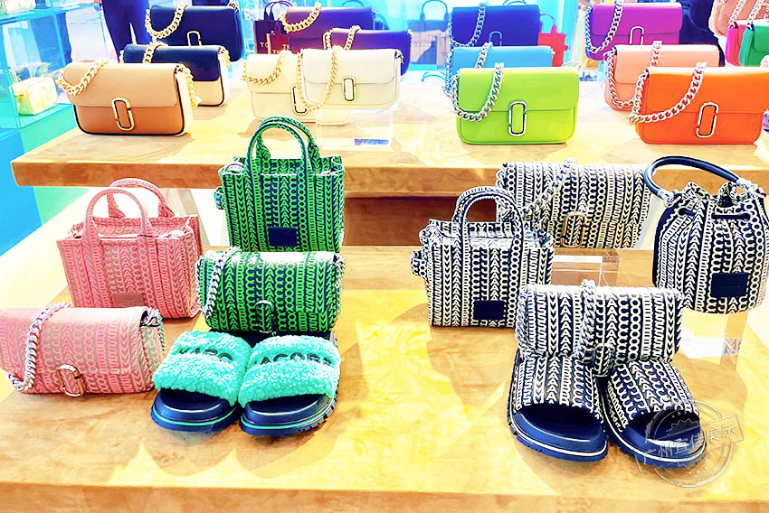 奢侈品展柜制作