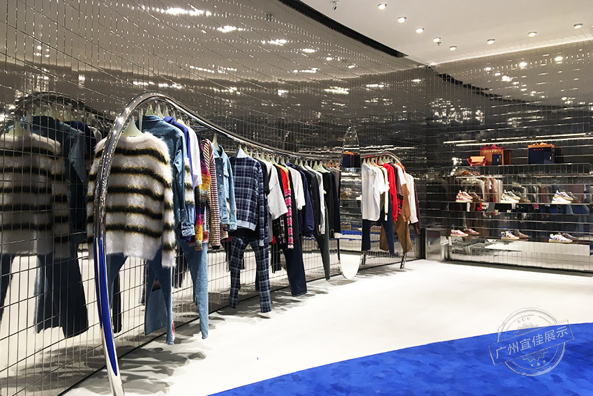 Marni 奢侈品展柜