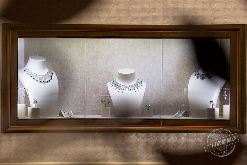 DHAMANI 珠寶展柜