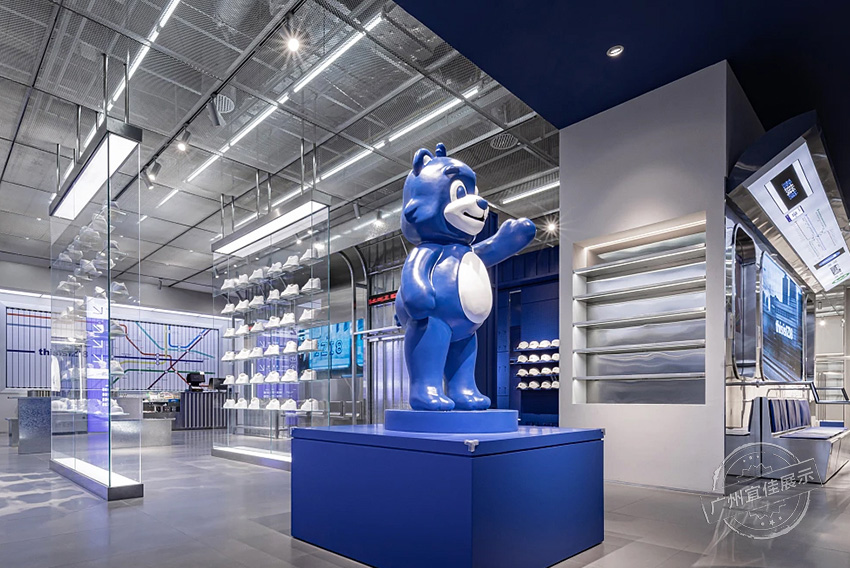 ThisisIZI8克萊因藍 服裝展柜