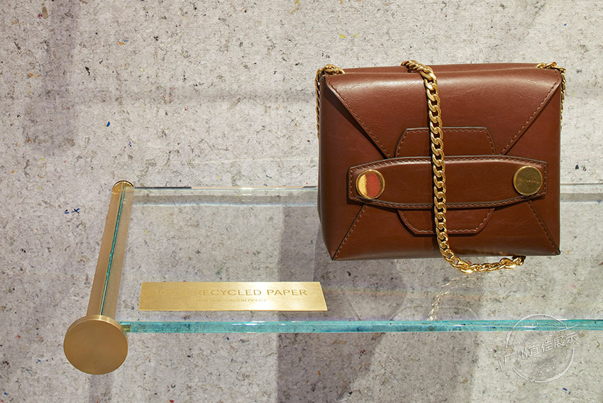 StellaMcCartney 奢侈品展柜