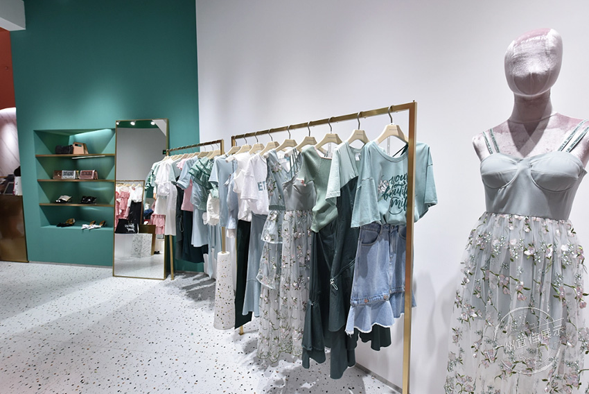 DOTACOKO 服裝展柜（深圳海岸城店）