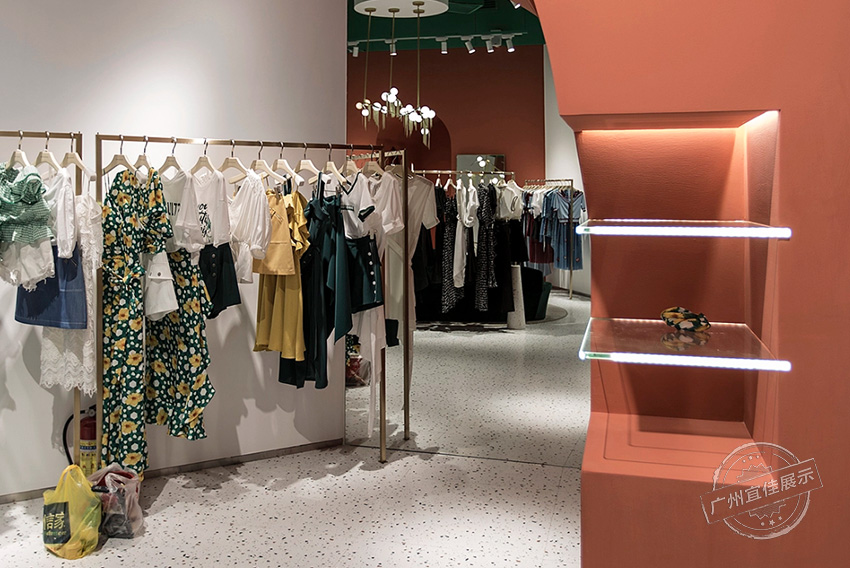 DOTACOKO 服裝展柜（深圳海岸城店）