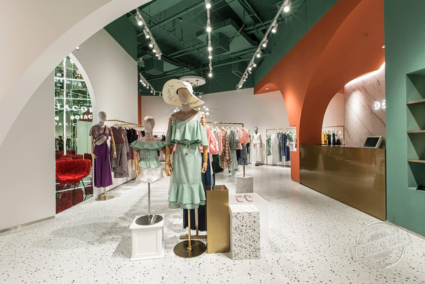 DOTACOKO 服裝展柜（深圳海岸城店）