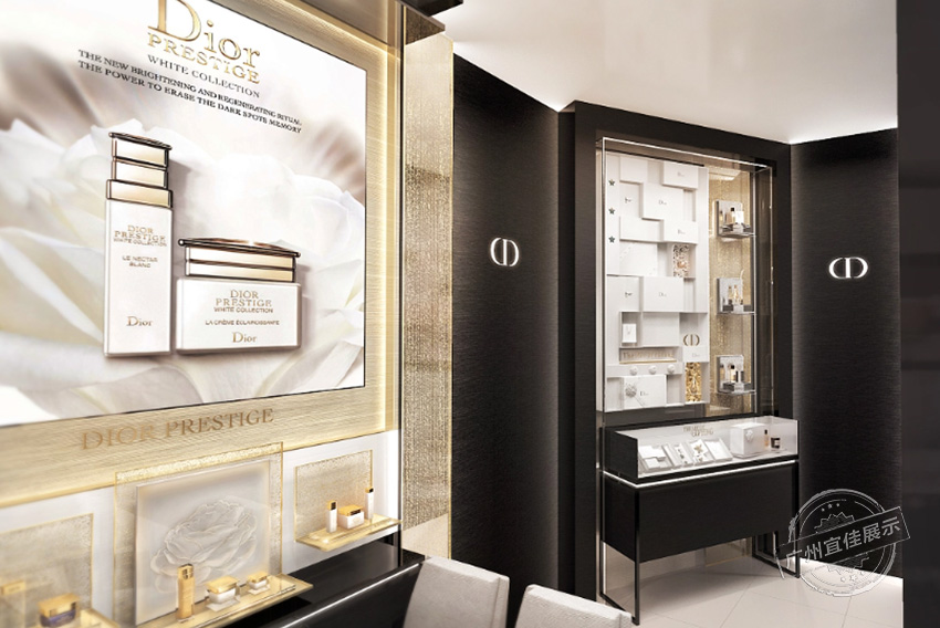 Dior 化妝品展示柜