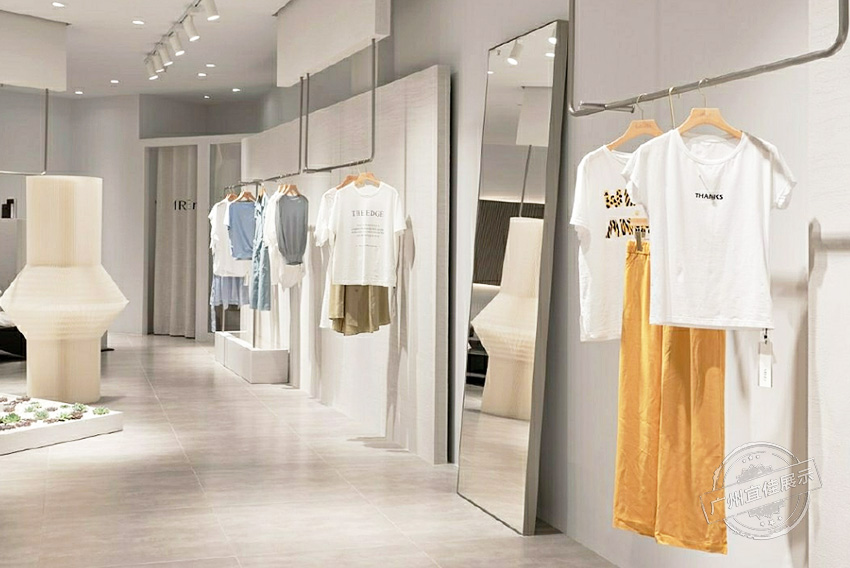 MR&ER品牌 服裝展柜