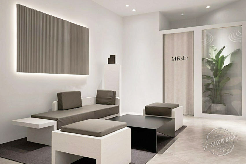 MR&ER品牌 服裝展柜