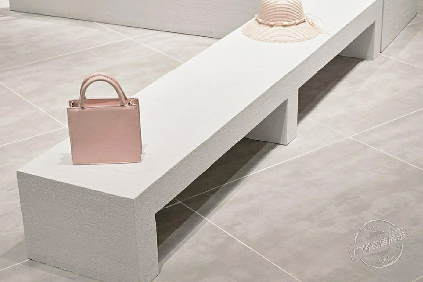 MR&ER品牌 服裝展柜