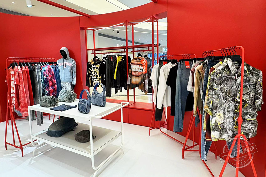 DIESEL 服裝展柜（深圳海雅繽紛城店）