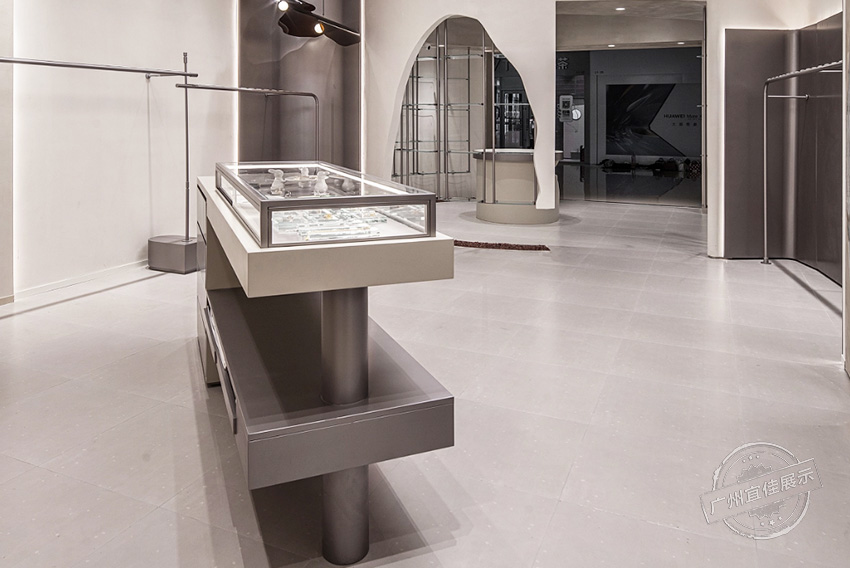 買(mǎi)手店R.JIE 服裝展柜