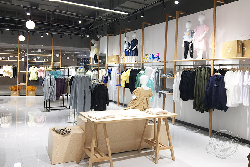 CA 服裝展柜（佛山寶港奧萊專賣店）