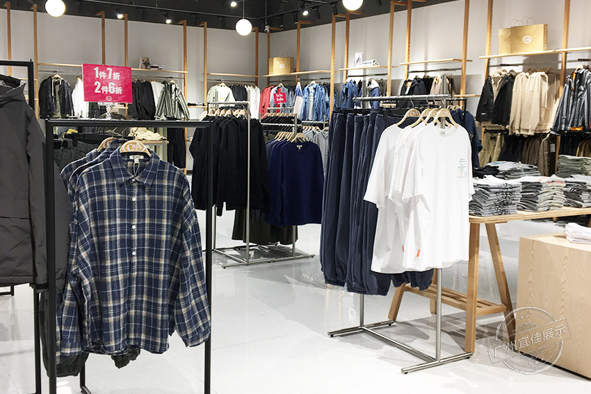 CA 服裝展柜（佛山寶港奧萊專賣店）