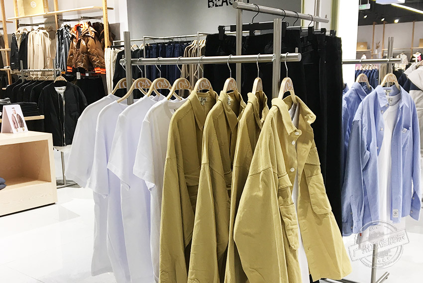 CA 服裝展柜（佛山寶港奧萊專賣店）