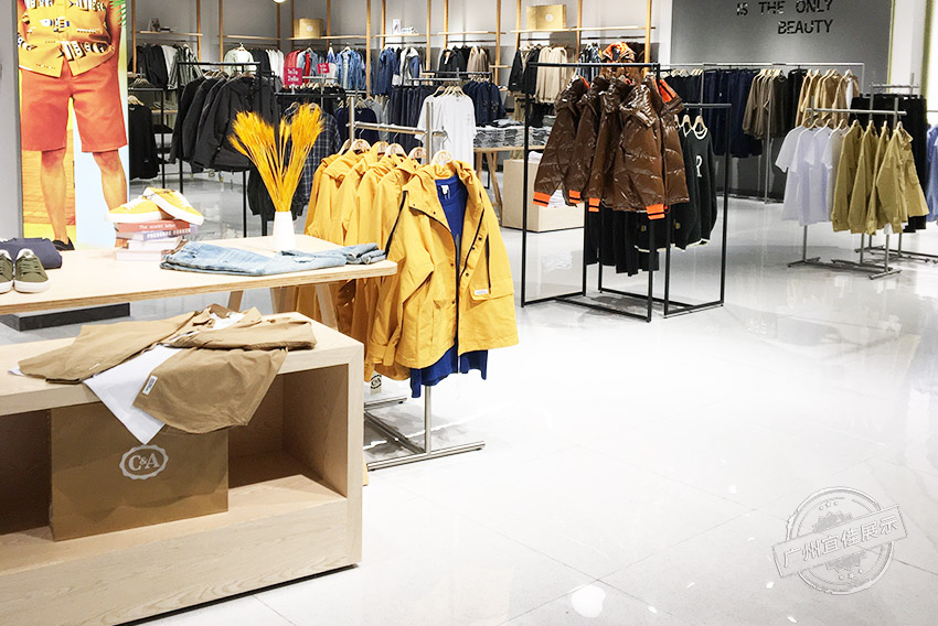 CA 服裝展柜（佛山寶港奧萊專賣店）