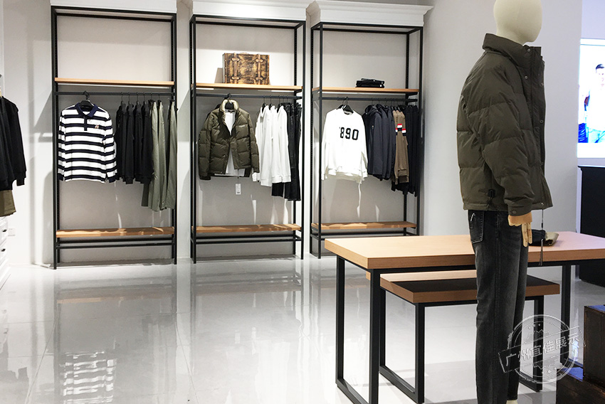 寶港男裝館 服裝展柜（佛山寶港奧萊店）