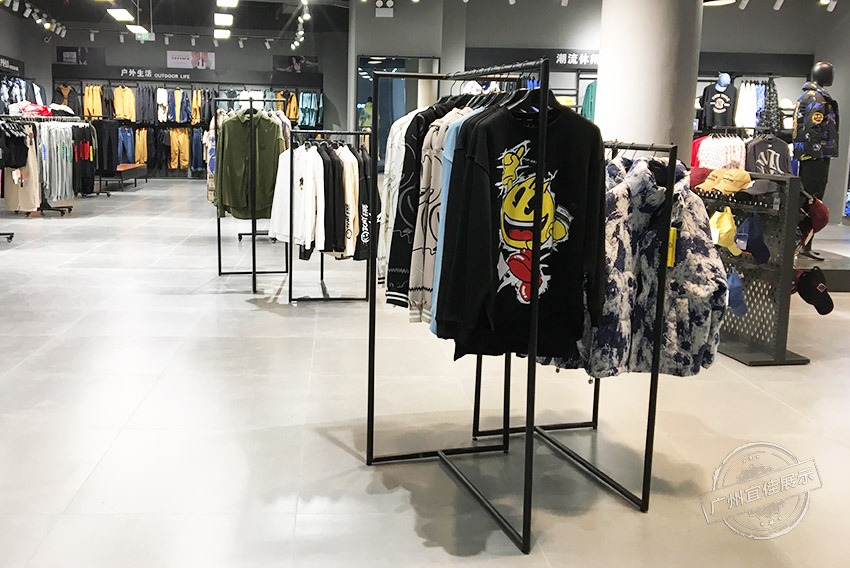 運(yùn)動(dòng)品牌 服裝展柜（佛山寶港奧萊集合店）