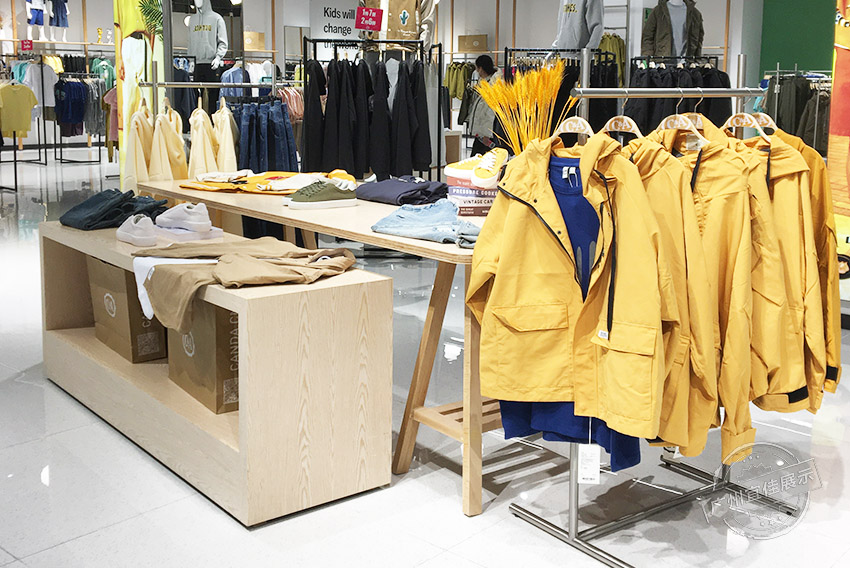 服裝店貨架展柜公司