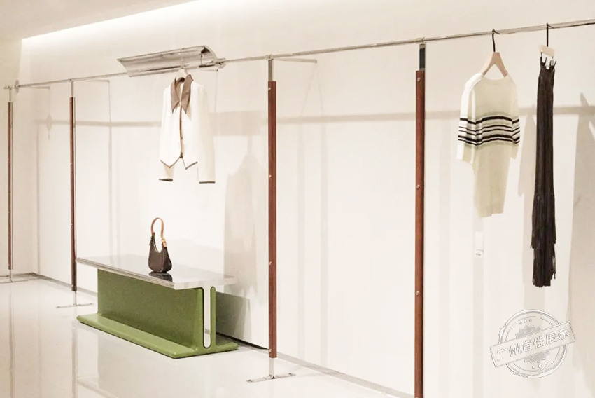 X.YING展廳 服裝展柜