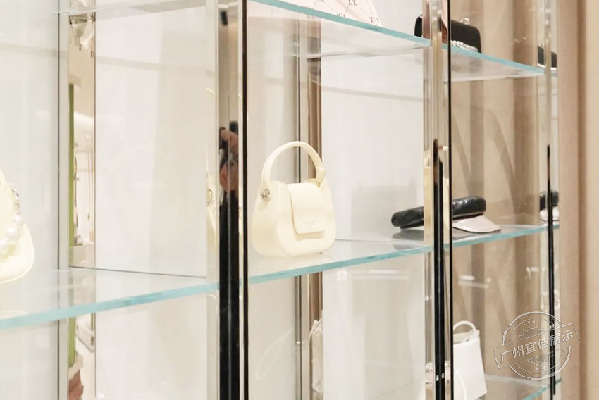 X.YING展廳 服裝展柜