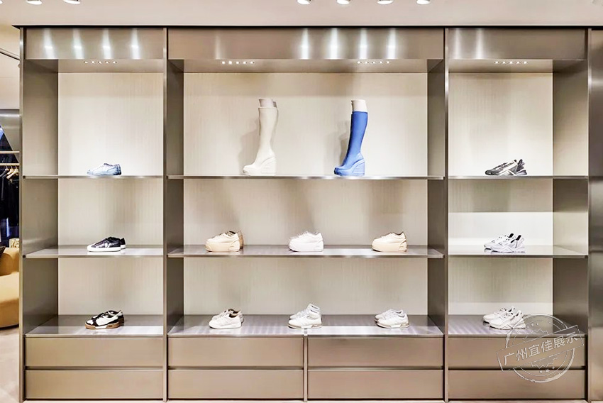 FENDI旗艦店 奢侈品展柜