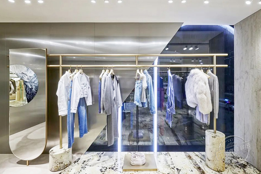 FENDI旗艦店 奢侈品展柜