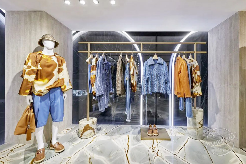 FENDI旗艦店 奢侈品展柜