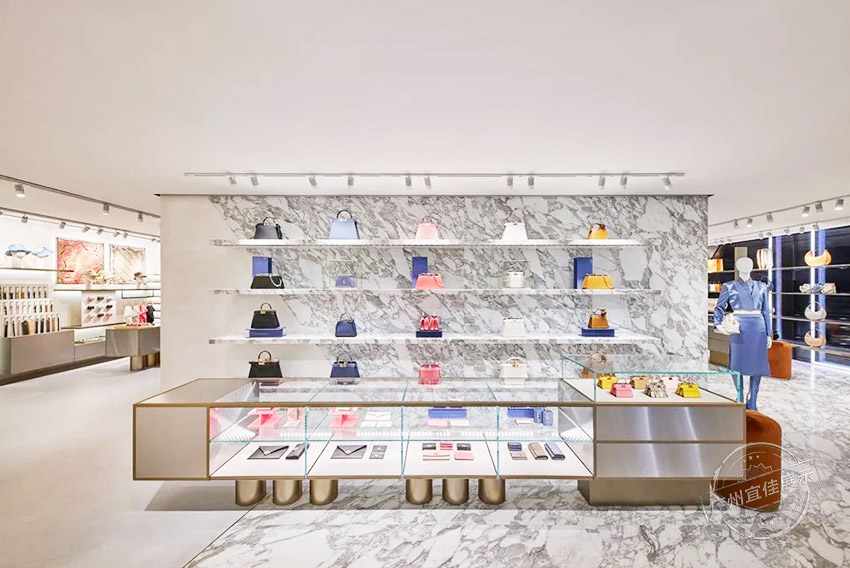 FENDI旗艦店 奢侈品展柜