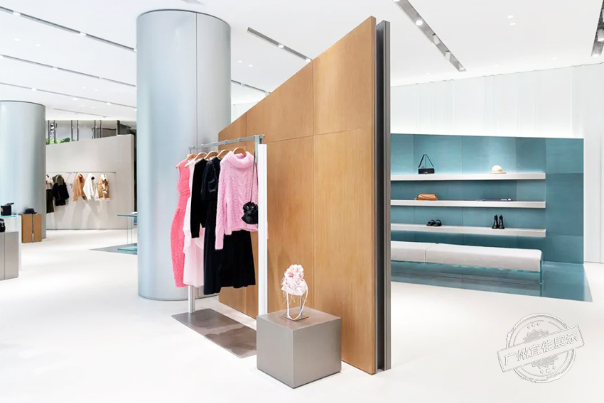 ASSEMBLE品牌商店 奢侈品展柜