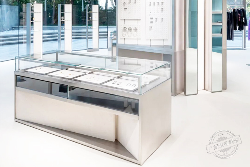 ASSEMBLE品牌商店 奢侈品展柜