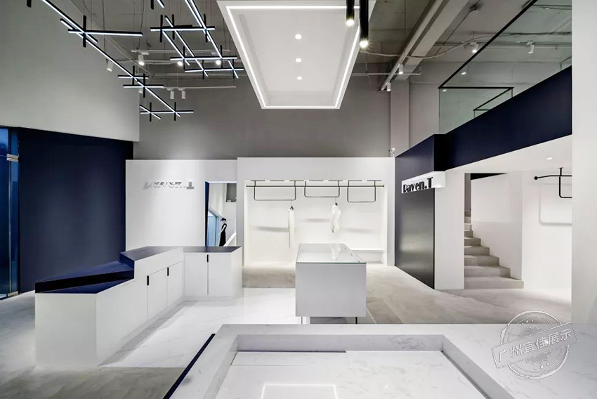 Ravent.T女裝店 服裝展柜