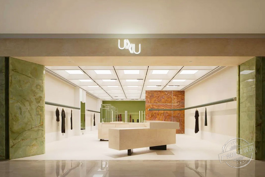 UIXIU精品店 服裝展柜